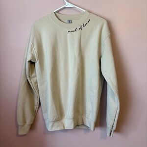 💙Gildan “maid of honor” Tan Crewneck Sweatshirt